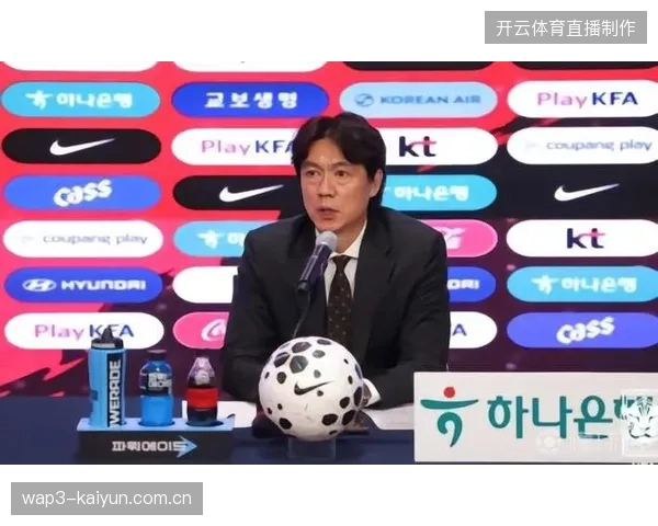 洪明甫教练将围绕中场高强度拦截后的快速转换，打造韩国队世界杯核心战术